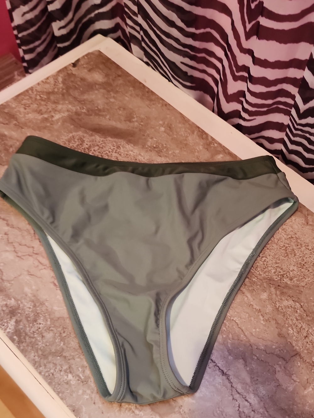 Cupshe Olive Green Two-Tone Bikini Bottom